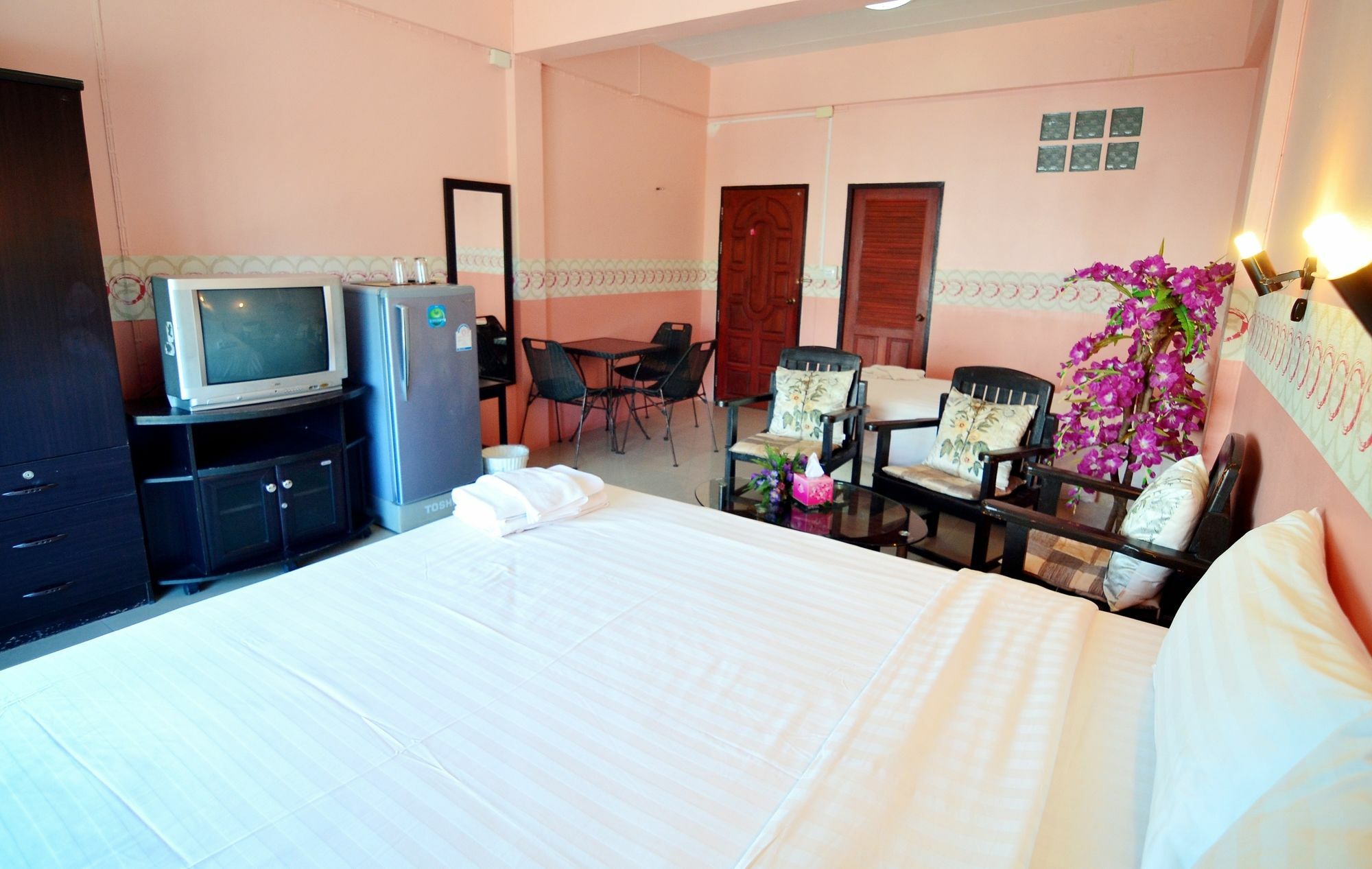 Hotel The Famous House - Jomtien Exterior foto